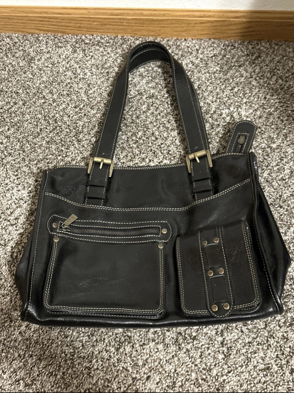 Mulberry Black Leather Shoulder Bag with Contrast Stitching